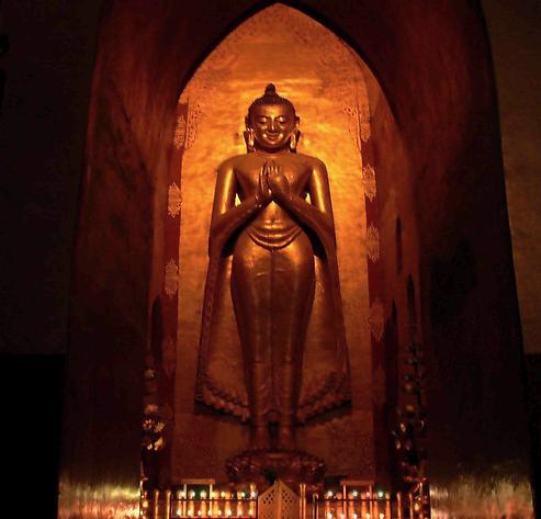 Статуя Будды Кашьяпы