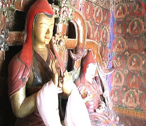 Статуя Атиши из храма Кумбум